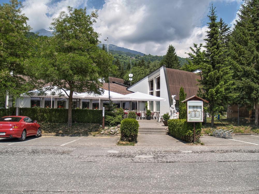Hotel Gruesch Екстер'єр фото