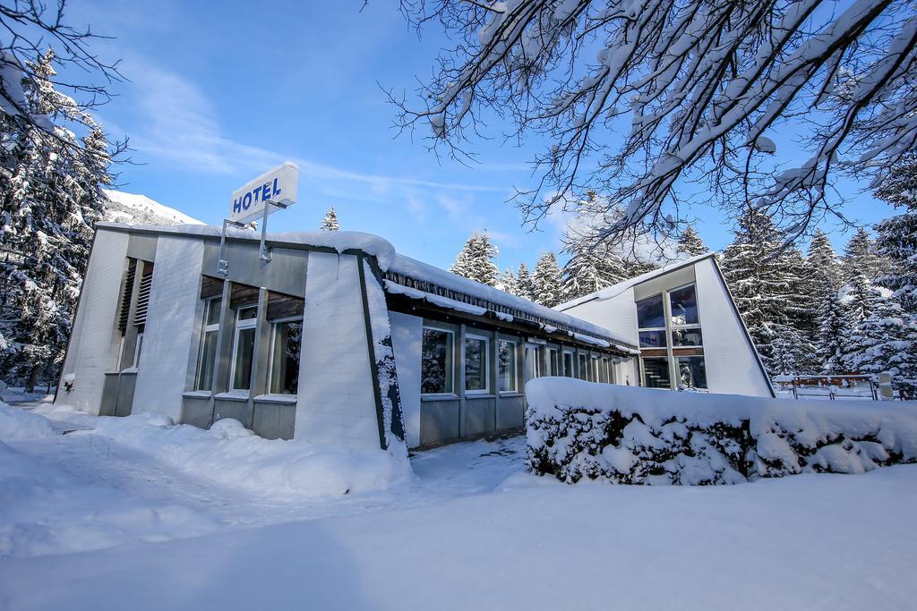 Hotel Gruesch Екстер'єр фото