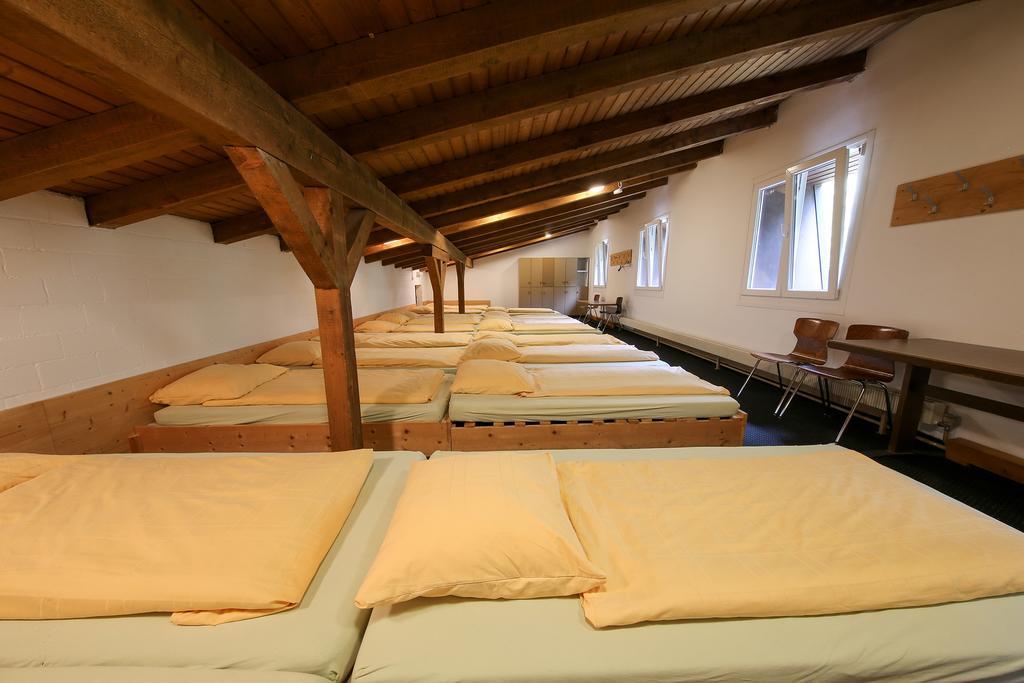 Hotel Gruesch Екстер'єр фото