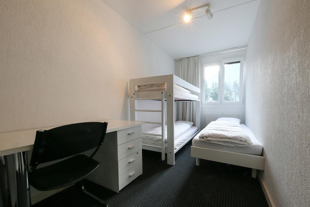 Hotel Gruesch Екстер'єр фото